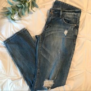 Boyfriend fit distressed jeans